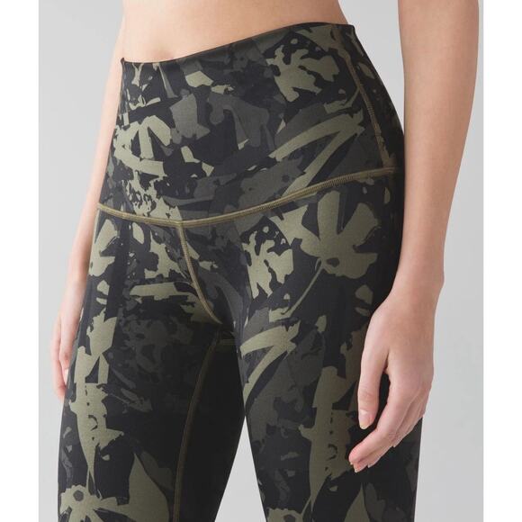Lululemon Wunder Under Pant Leggings Camo Fatigue Green Black | SIZE 4 - Picture 1 of 5